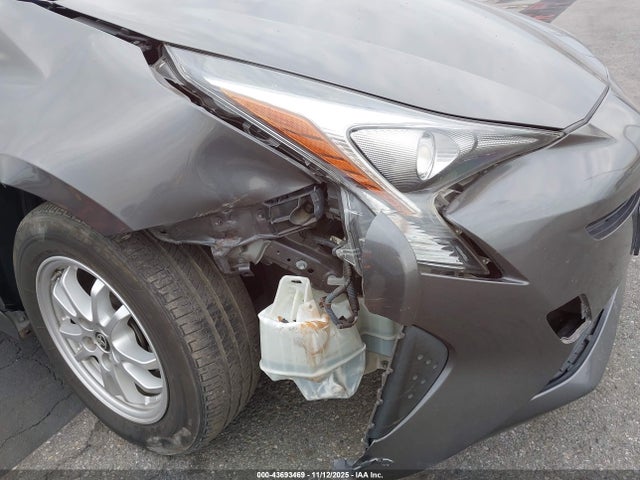 JTDKBRFU9G3527268 Toyota Prius Two