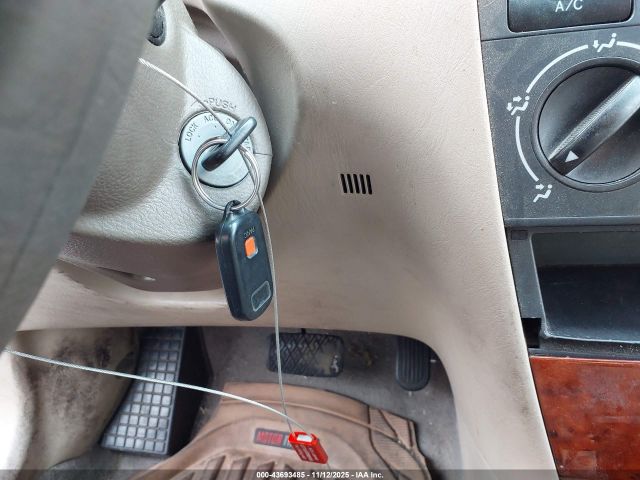 2004 TOYOTA COROLLA 1NXBR38E54Z309733 Photo 10