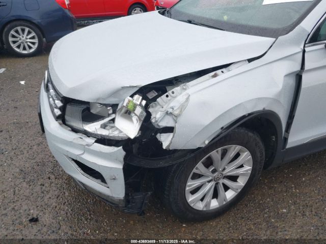 2018 VOLKSWAGEN TIGUAN 3VV3B7AX6JM033807 Photo 5