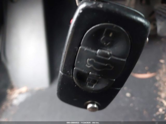 2001 VOLKSWAGEN NEW BEETLE 3VWDD21C51M401288 Photo 10