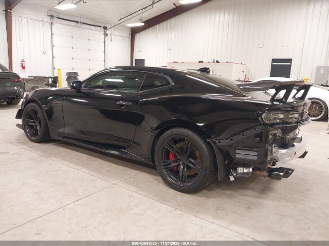 2021 CHEVROLET CAMARO 1G1FK1R6XM0139083 Photo 2