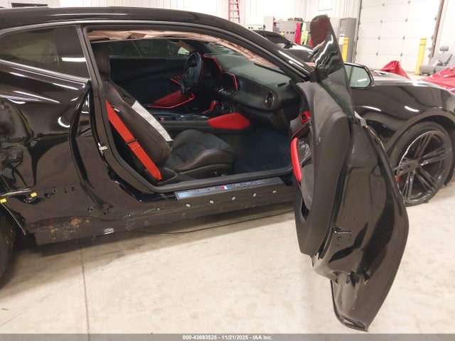 2021 CHEVROLET CAMARO 1G1FK1R6XM0139083 Photo 4