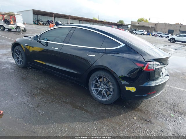 2018 TESLA MODEL 3 5YJ3E1EA7JF171711 Photo 2
