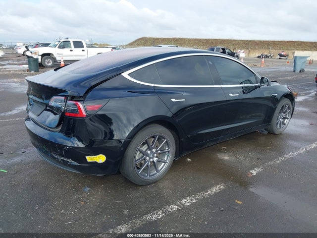 2018 TESLA MODEL 3 5YJ3E1EA7JF171711 Photo 3