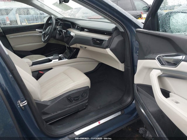 2022 AUDI E-TRON SPORTBACK WA12AAGE1NB033320 Photo 4