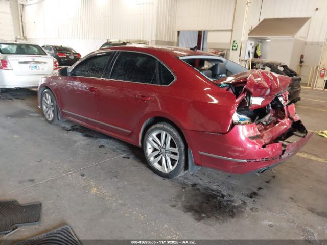 2017 VOLKSWAGEN PASSAT 1VWGT7A35HC020033 Photo 2