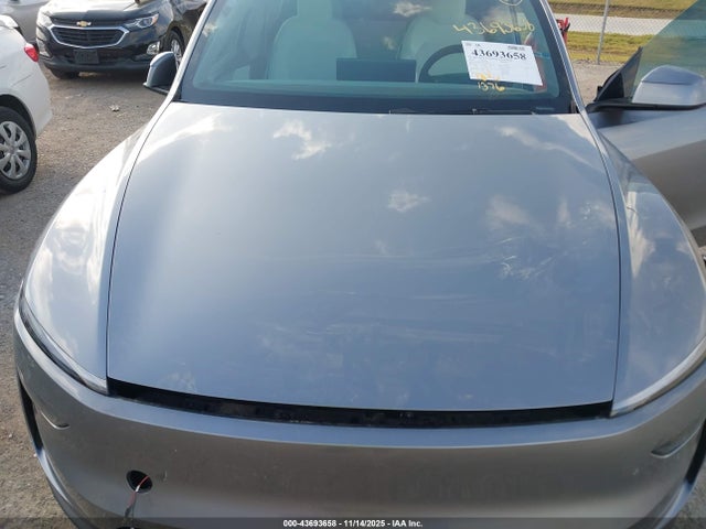 2026 TESLA MODEL Y 7SAYGDEE7TA468338 Photo 9