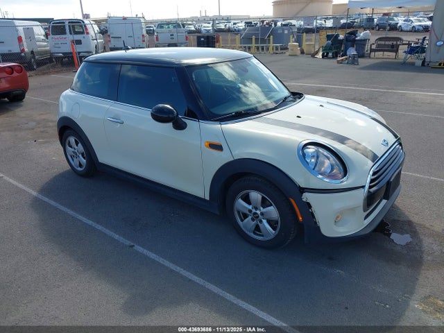 2017 MINI HARDTOP WMWXP5C3XH3C64835 Photo 0
