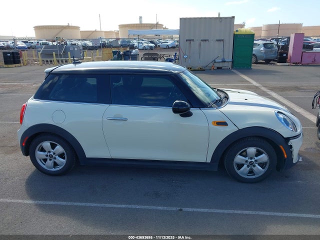 WMWXP5C3XH3C64835 Mini Hardtop Cooper