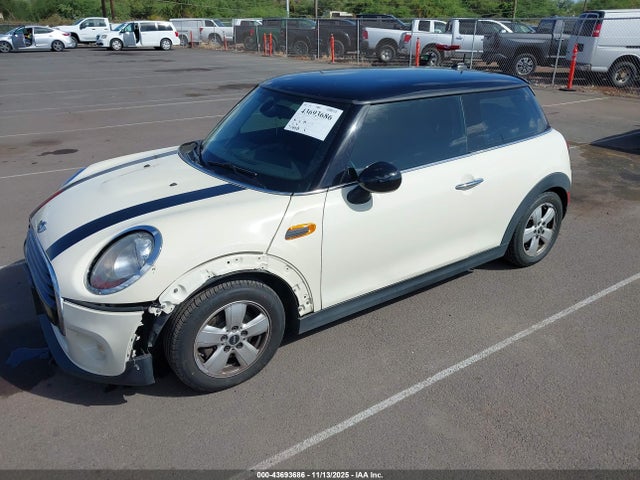 2017 MINI HARDTOP WMWXP5C3XH3C64835 Photo 1