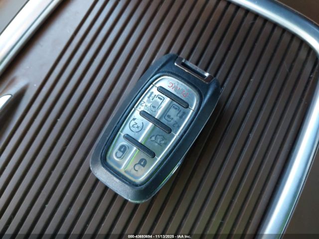 2019 CHRYSLER PACIFICA 2C4RC1GG2KR576995 Photo 10