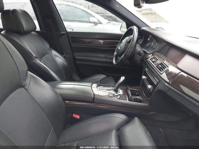 43694016 :رقم المزاد ، WBAKA8C54BCY37215 vin ، 2011 Bmw 750i مزاد بيع