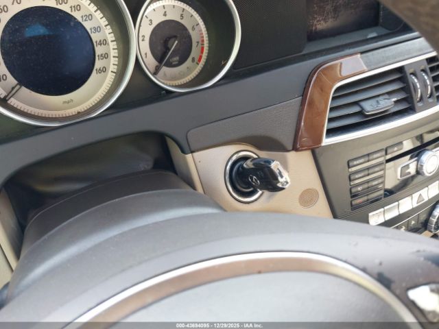 2013 MERCEDES-BENZ C 250 WDDGF4HB3DR265545 Photo 10