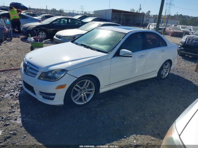 2013 MERCEDES-BENZ C 250 WDDGF4HB3DR265545 Photo 1