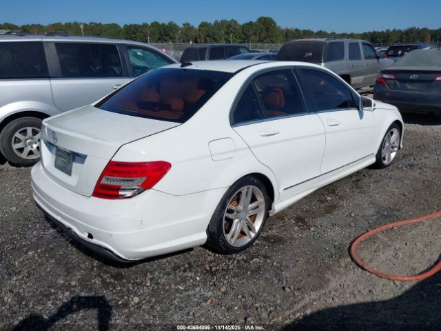 2013 MERCEDES-BENZ C 250 WDDGF4HB3DR265545 Photo 3