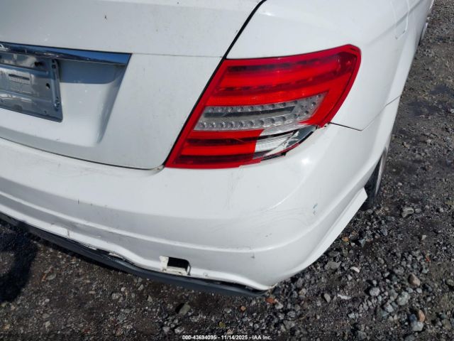 2013 MERCEDES-BENZ C 250 WDDGF4HB3DR265545 Photo 5