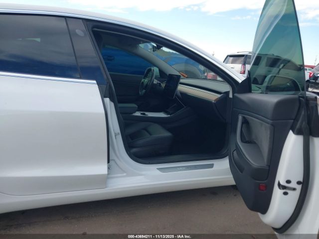 2019 TESLA MODEL 3 5YJ3E1EA6KF310020 Photo 4