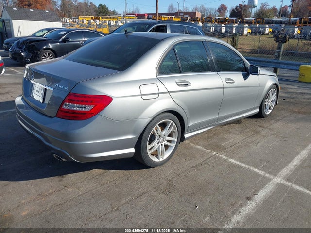 Продаж на аукціоні авто 2012 Mercedes-benz C 300 Sport 4matic, vin: WDDGF8BB2CR226069, номер лоту: 43694275