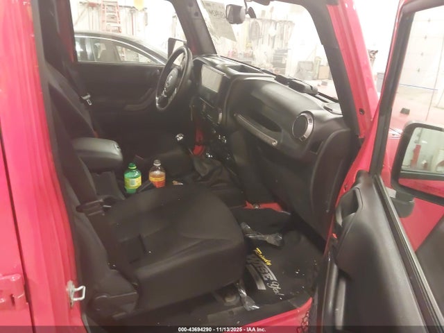 2018 JEEP WRANGLER JK UNLIMITED 1C4BJWDGXJL872525 Photo 4