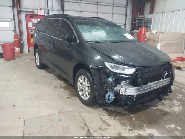 Продажа на аукционе авто 2022 Chrysler Pacifica Touring L, vin: 2C4RC1BG6NR115049, номер лота: 43694322
