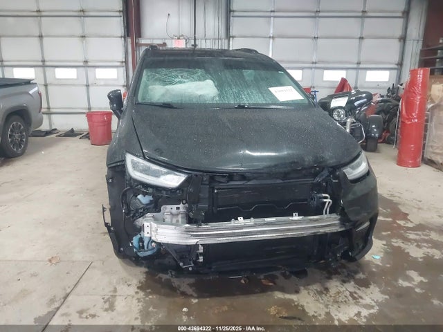 Продажа на аукционе авто 2022 Chrysler Pacifica Touring L, vin: 2C4RC1BG6NR115049, номер лота: 43694322