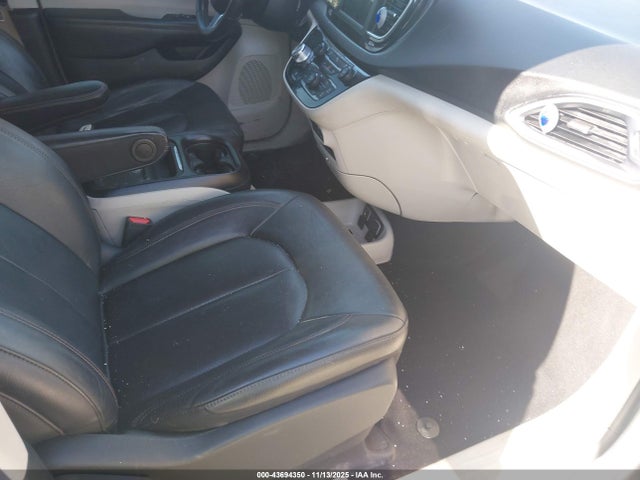 43694350 :رقم المزاد ، 2C4RC1BG7LR192459 vin ، 2020 Chrysler Pacifica Touring L مزاد بيع