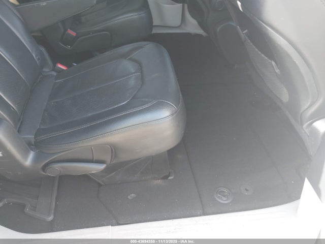 43694350 :رقم المزاد ، 2C4RC1BG7LR192459 vin ، 2020 Chrysler Pacifica Touring L مزاد بيع
