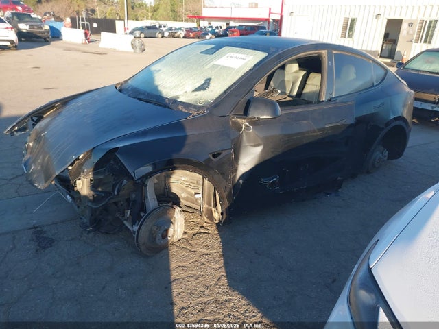 2024 TESLA MODEL Y 7SAYGAEE2RF009485 Photo 1