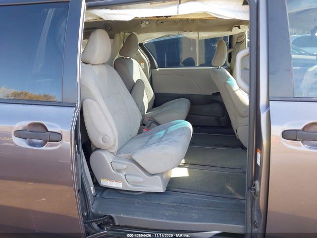 2016 TOYOTA SIENNA 5TDZK3DC4GS713272 Photo 7