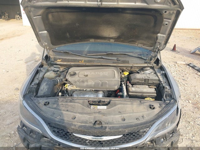 43694467 :رقم المزاد ، 1C3CCCAB4FN672391 vin ، 2015 Chrysler 200 Limited مزاد بيع