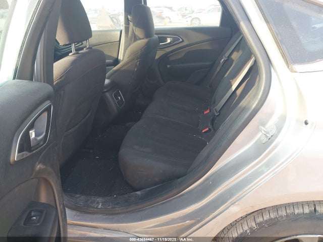 43694467 :رقم المزاد ، 1C3CCCAB4FN672391 vin ، 2015 Chrysler 200 Limited مزاد بيع