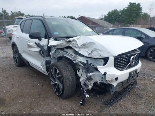 2020 VOLVO XC40 YV4162UM7L2227655