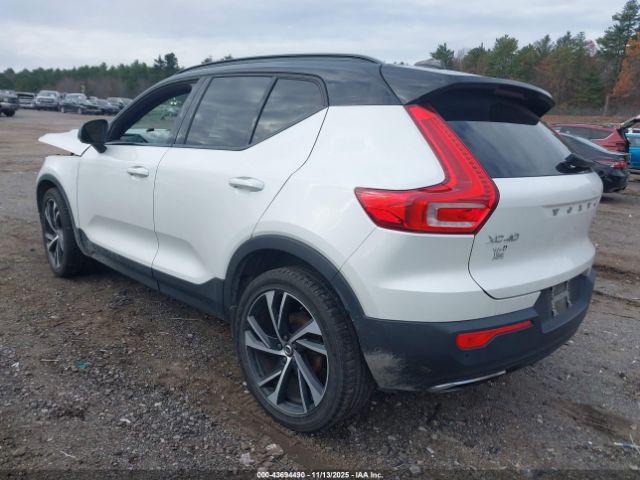 2020 VOLVO XC40 YV4162UM7L2227655 Photo 2