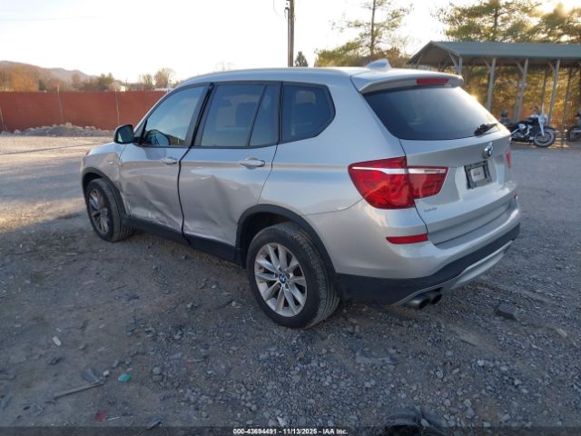 2017 BMW X3 5UXWX9C52H0T11926 Photo 2