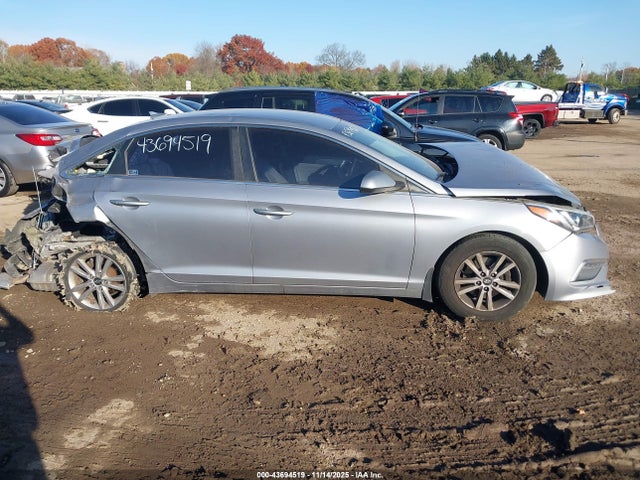 Продажа на аукционе авто 2015 Hyundai Sonata Se, vin: 5NPE24AFXFH216685, номер лота: 43694519