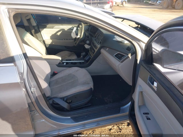 Продажа на аукционе авто 2015 Hyundai Sonata Se, vin: 5NPE24AFXFH216685, номер лота: 43694519