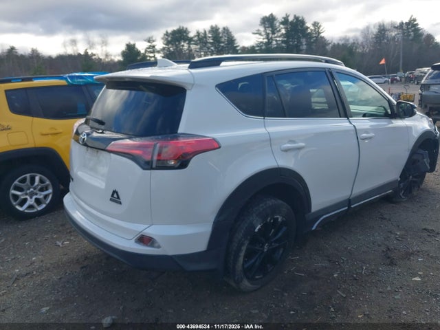 Toyota Rav4 Adventure 2018 2T3RFREV4JW771816 Image 4