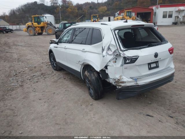 2023 VOLKSWAGEN TIGUAN 3VV2B7AX0PM019809 Photo 2