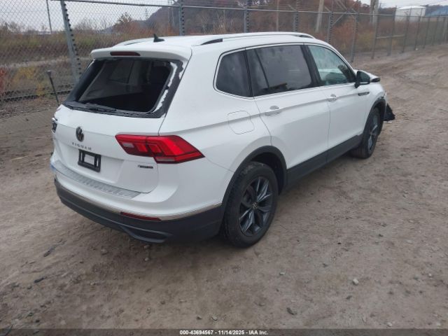2023 VOLKSWAGEN TIGUAN 3VV2B7AX0PM019809 Photo 3