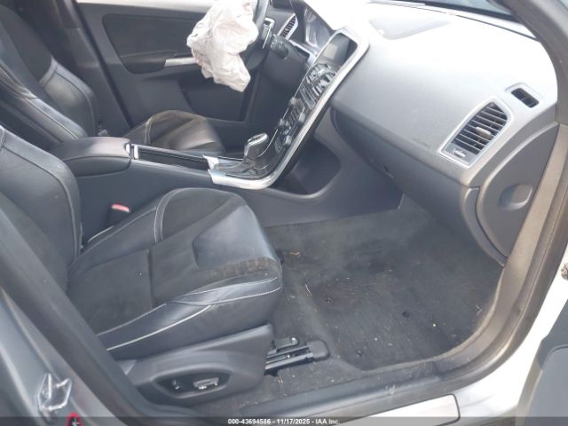 2015 VOLVO XC60 YV4902RH3F2618760 Photo 4