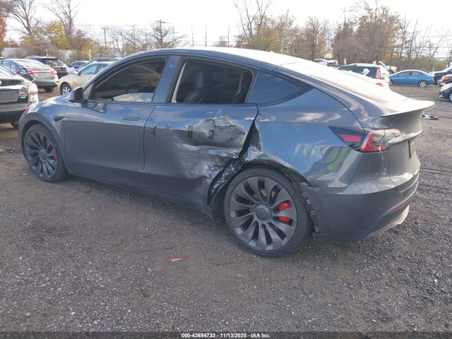 2022 TESLA MODEL Y 7SAYGDEF7NF309396 Photo 2