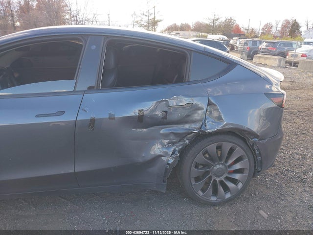 2022 TESLA MODEL Y 7SAYGDEF7NF309396 Photo 5