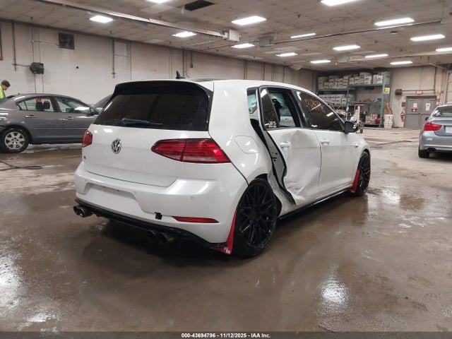 2018 VOLKSWAGEN GOLF R WVWUF7AU8JW059208 Photo 3