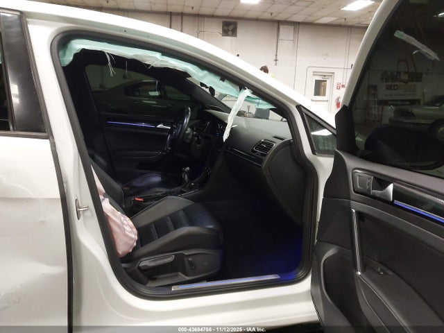 2018 VOLKSWAGEN GOLF R WVWUF7AU8JW059208 Photo 4