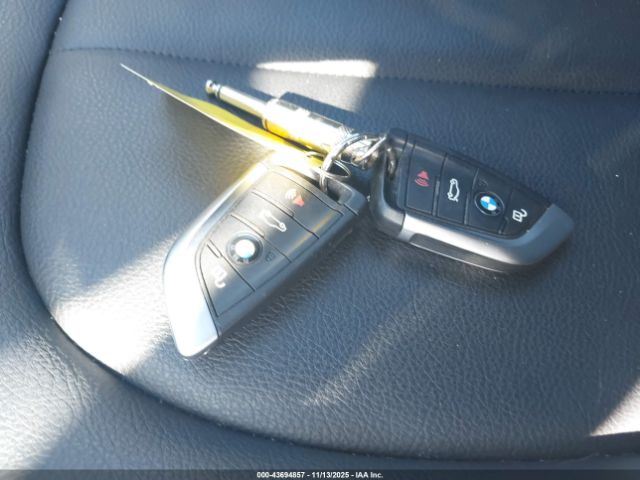 2017 BMW X1 WBXHT3C32H5F86240 Photo 10