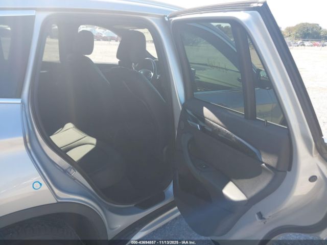 2017 BMW X1 WBXHT3C32H5F86240 Photo 7