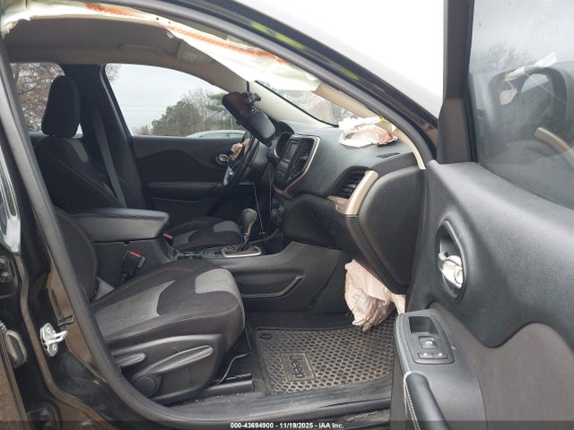 1C4PJLAB5GW159357 Jeep Cherokee Sport