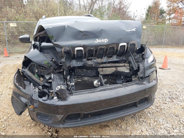 1C4PJLAB5GW159357 Jeep Cherokee Sport