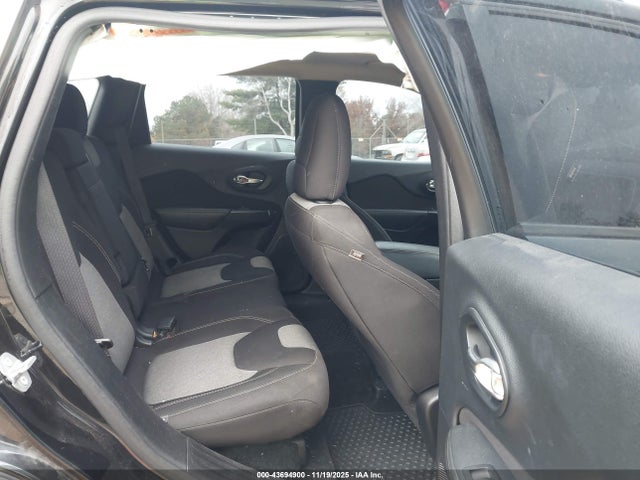 1C4PJLAB5GW159357 Jeep Cherokee Sport
