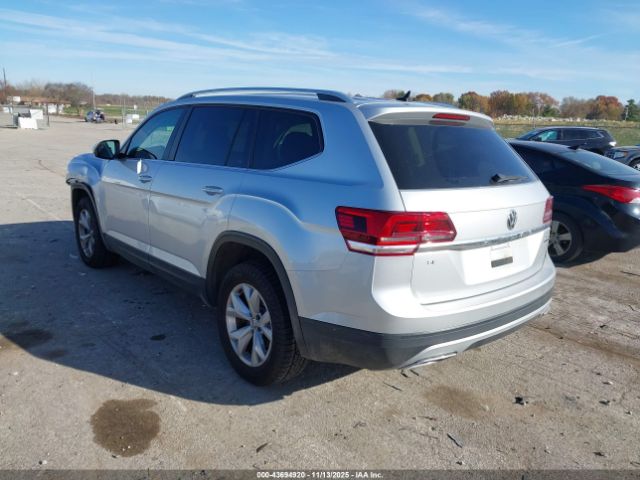 2018 VOLKSWAGEN ATLAS 1V2KR2CA4JC518268 Photo 2